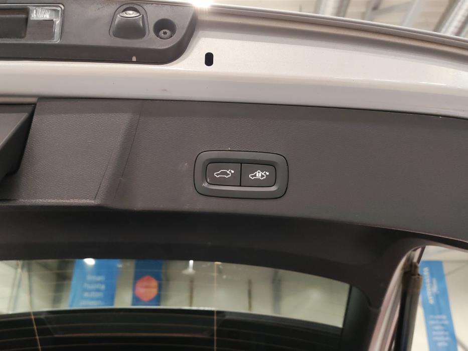 VOLVO XC40 2024
