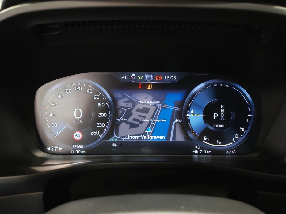 VOLVO XC40 2024