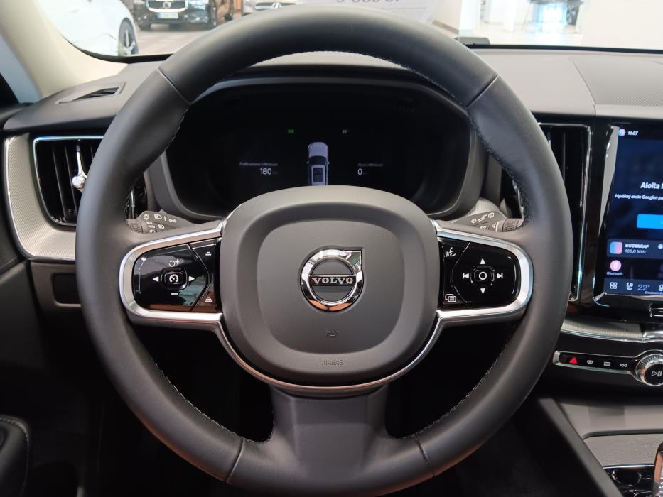 VOLVO XC60 2024