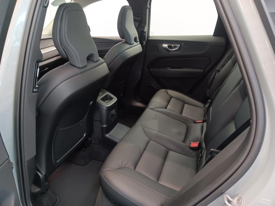 VOLVO XC60 2024