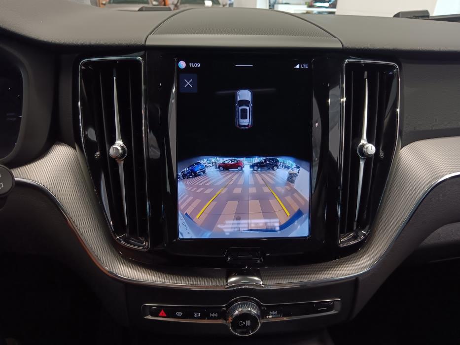VOLVO XC60 2024