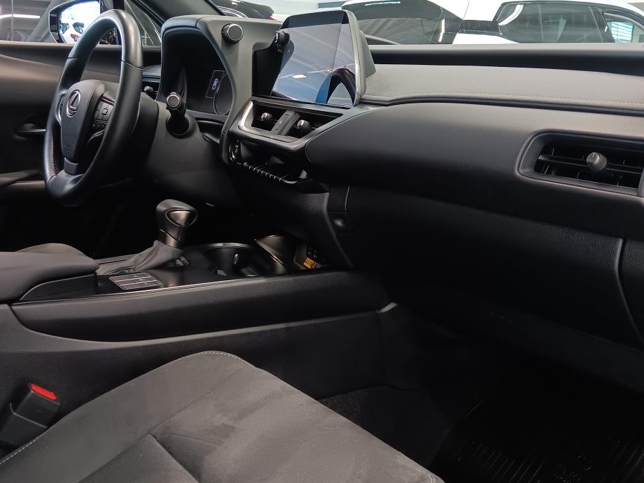 LEXUS UX 2023