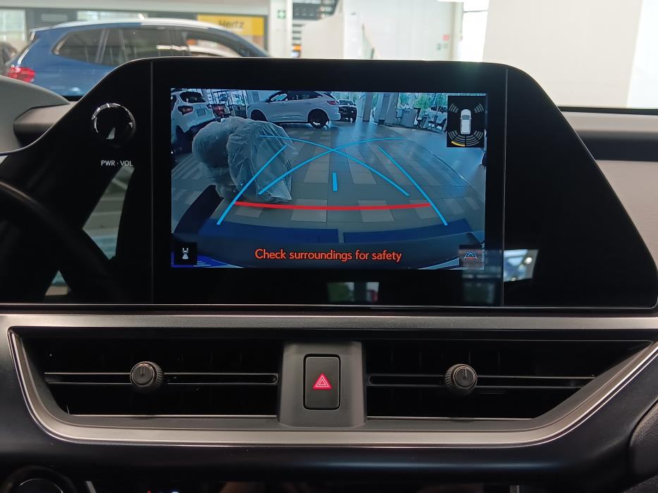 LEXUS UX 2023