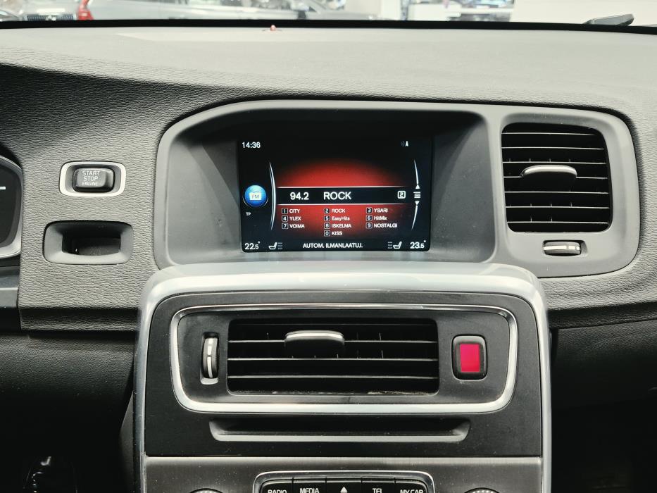 VOLVO V60 2016