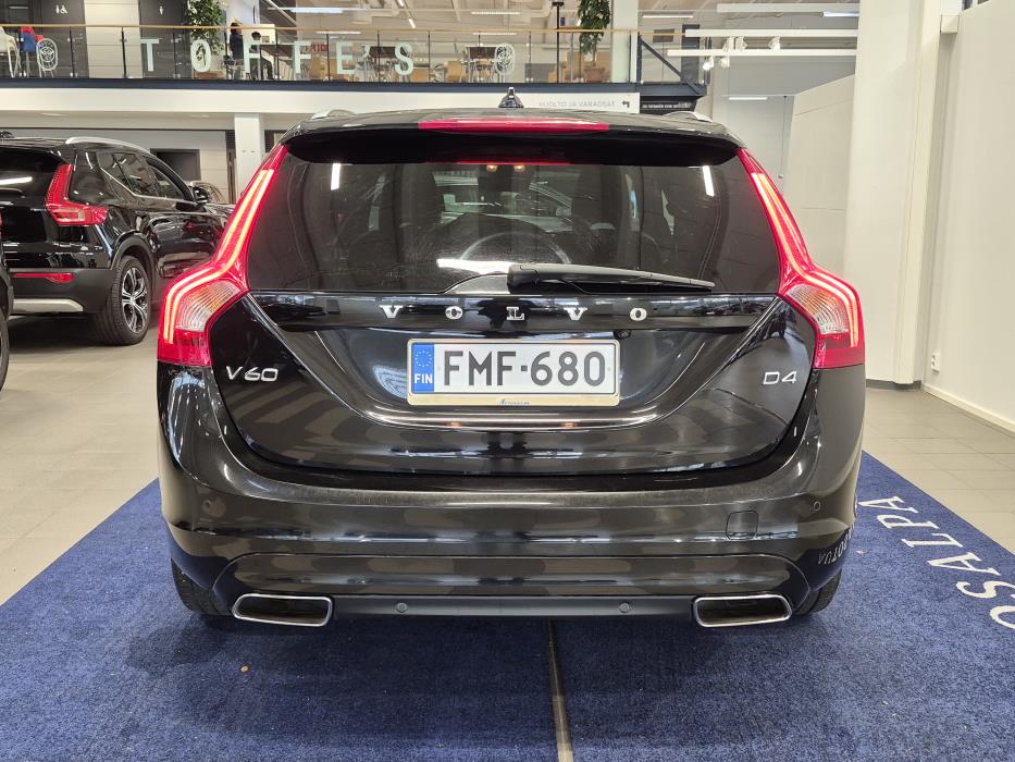 VOLVO V60 2016