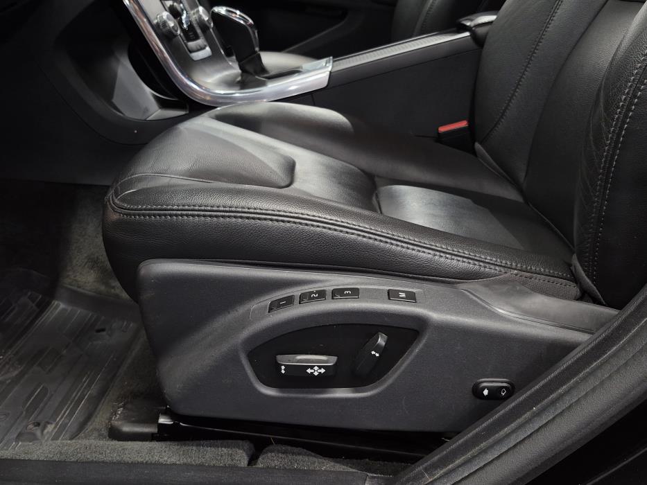 VOLVO V60 2016