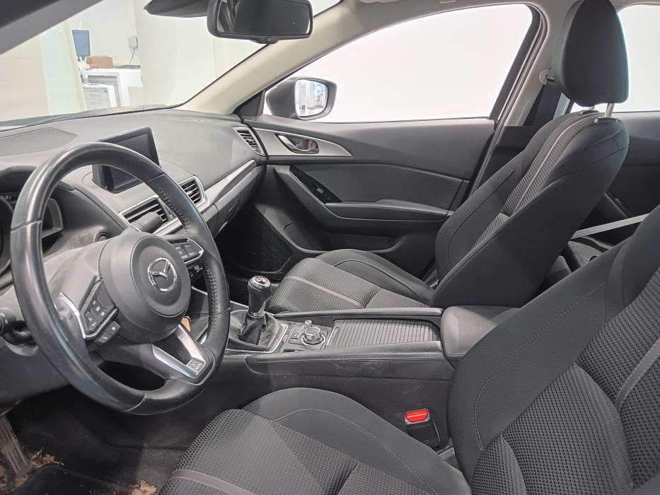 MAZDA Mazda3 2018