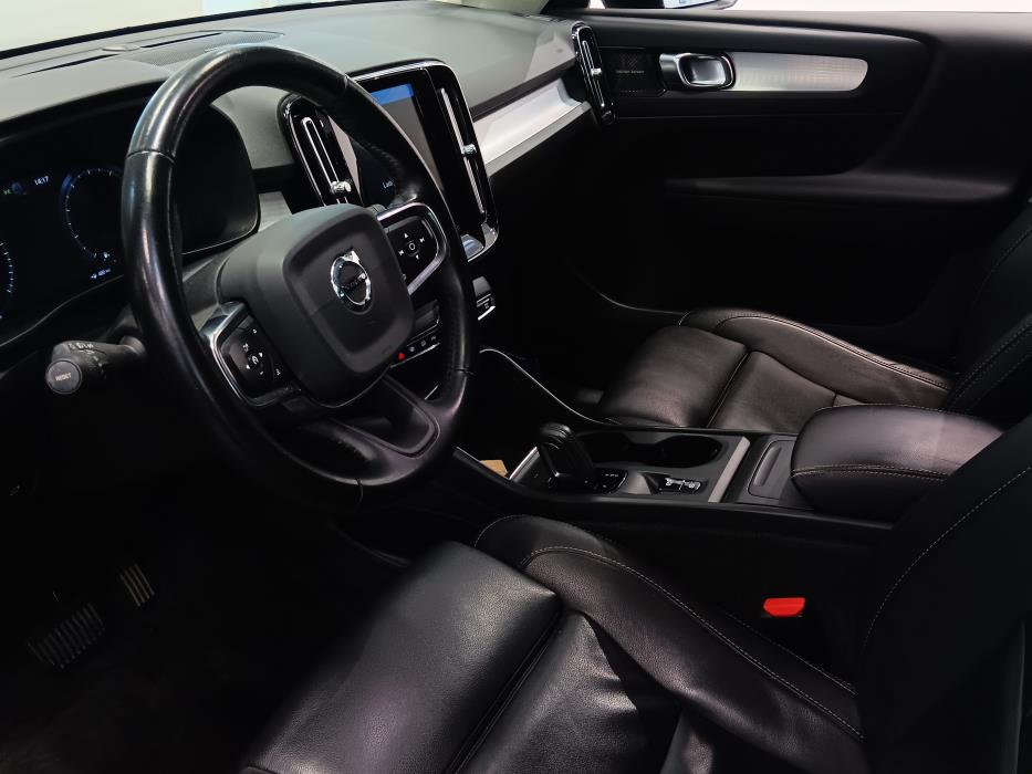 VOLVO XC40 2021