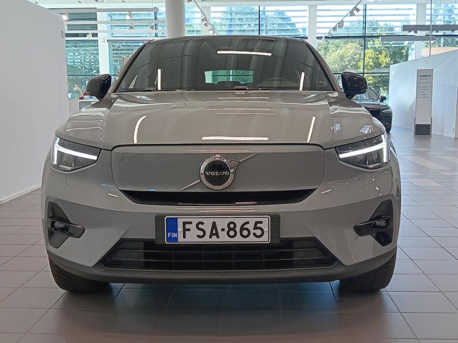 VOLVO C40 2024