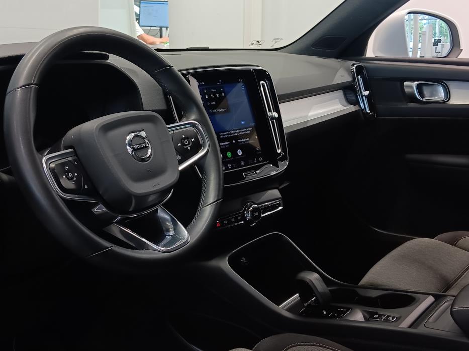 VOLVO XC40 2022