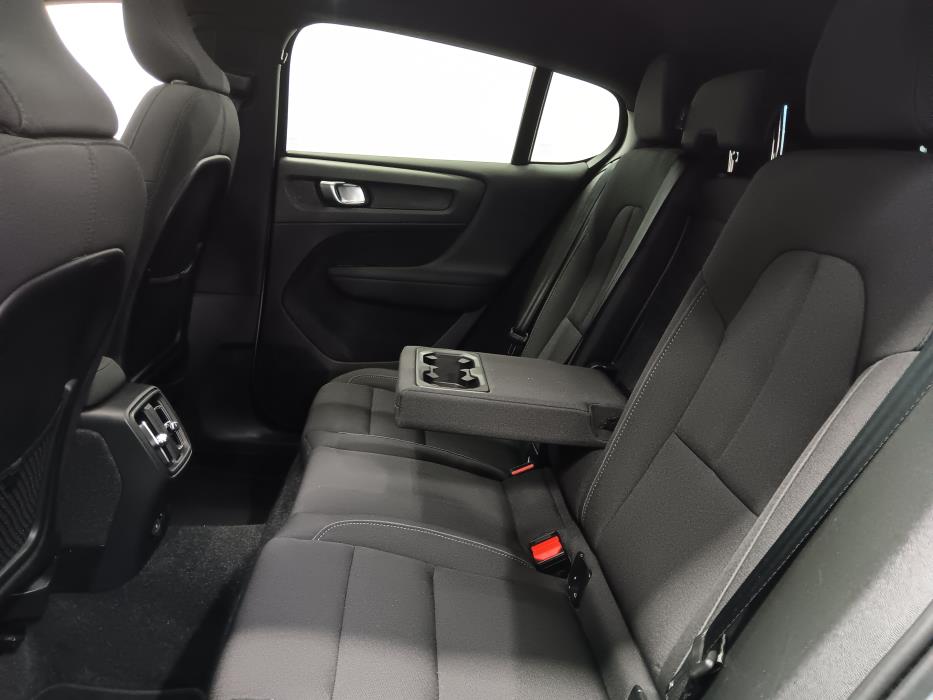 VOLVO C40 2024