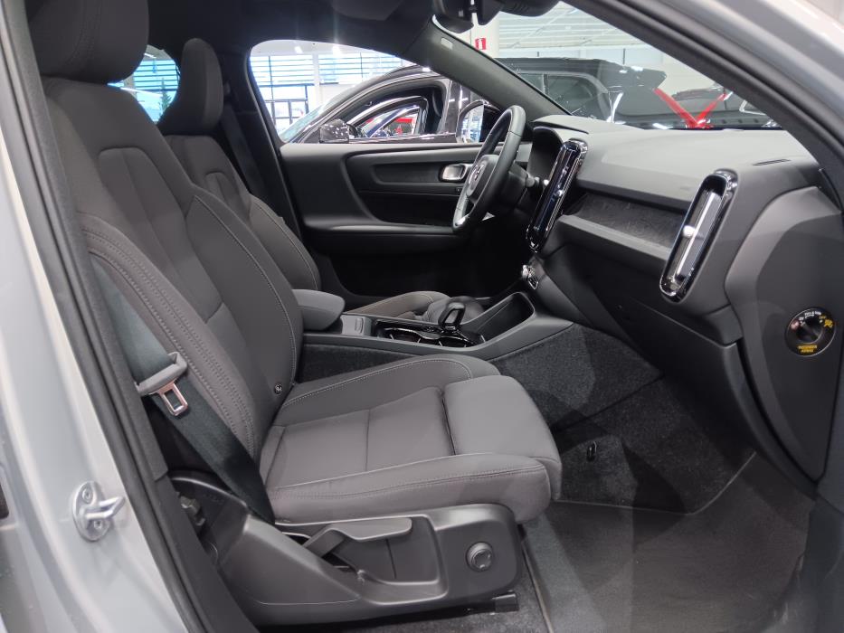 VOLVO C40 2024