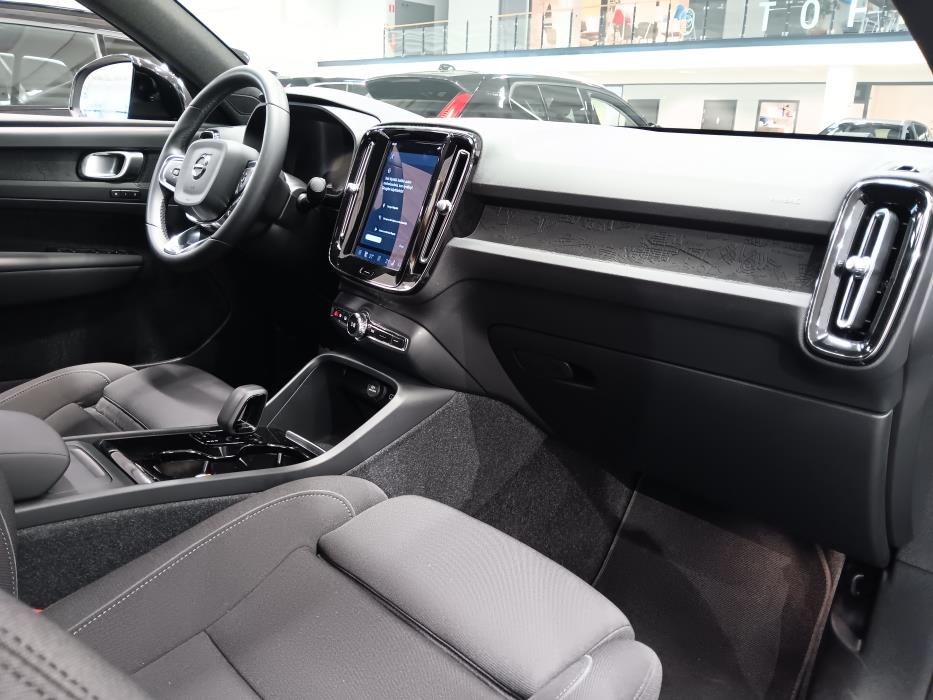 VOLVO C40 2024