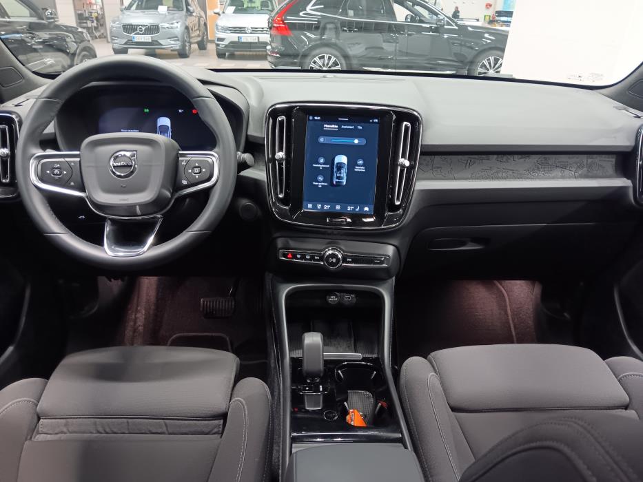 VOLVO C40 2024