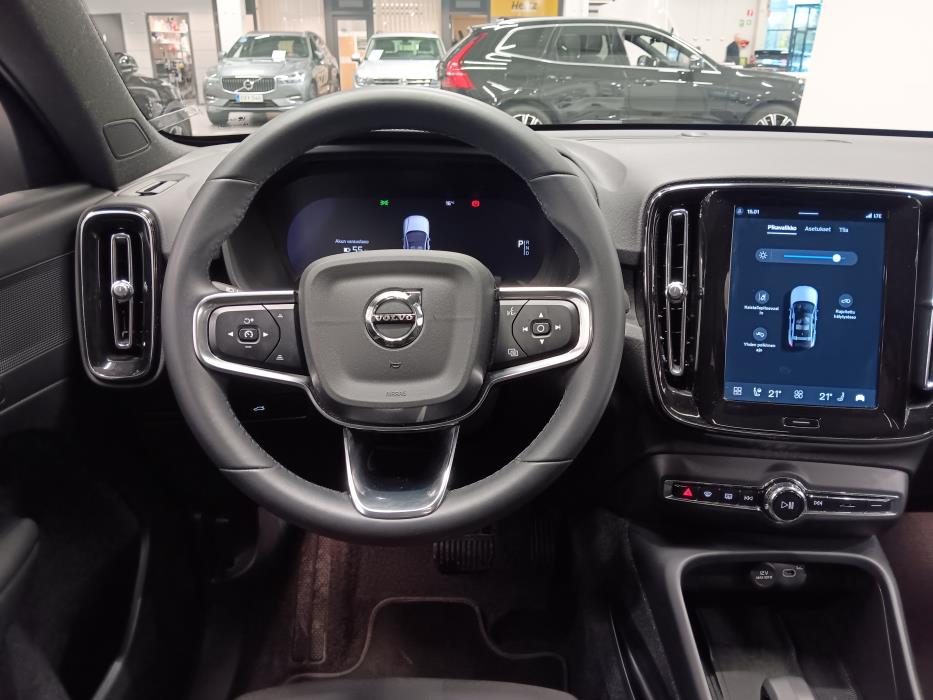 VOLVO C40 2024