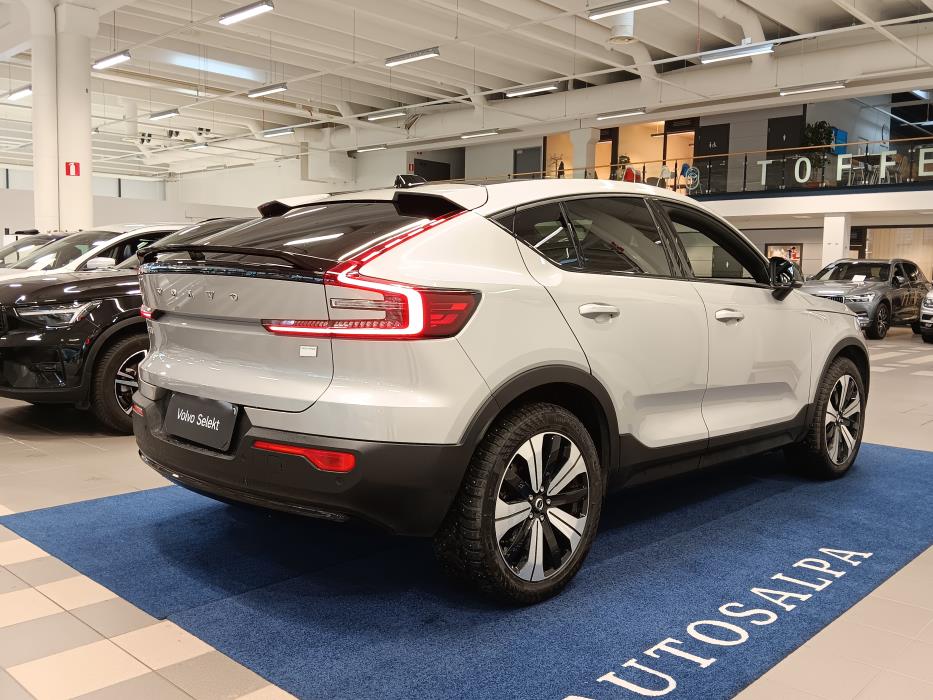 VOLVO C40 2024