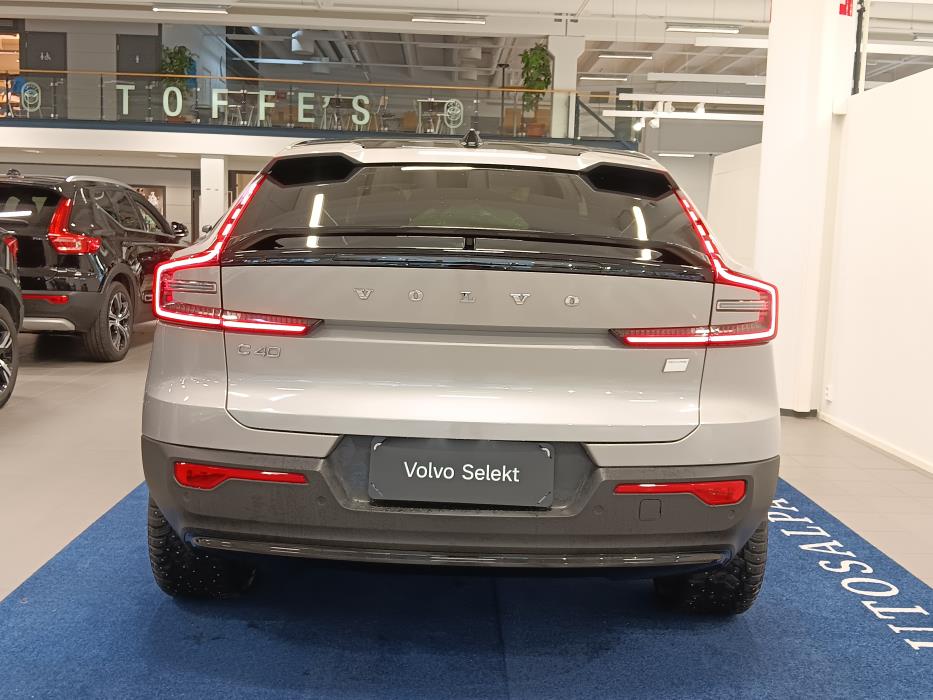 VOLVO C40 2024