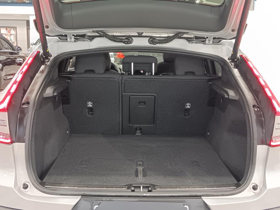 VOLVO C40 2024