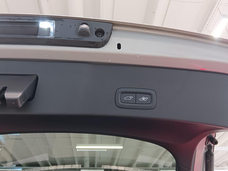 VOLVO C40 2024