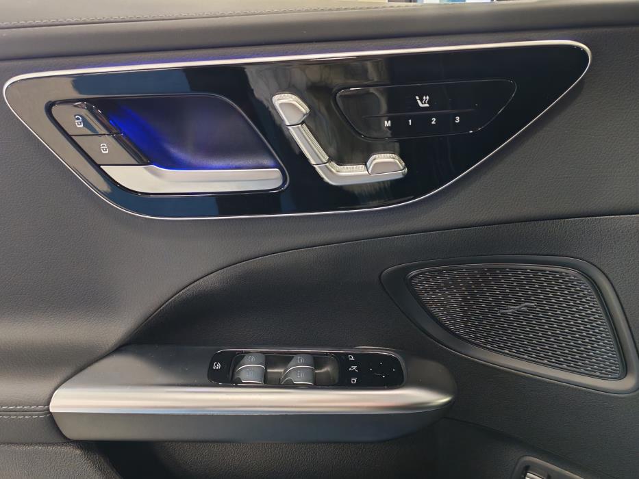 MERCEDES-BENZ C 2024