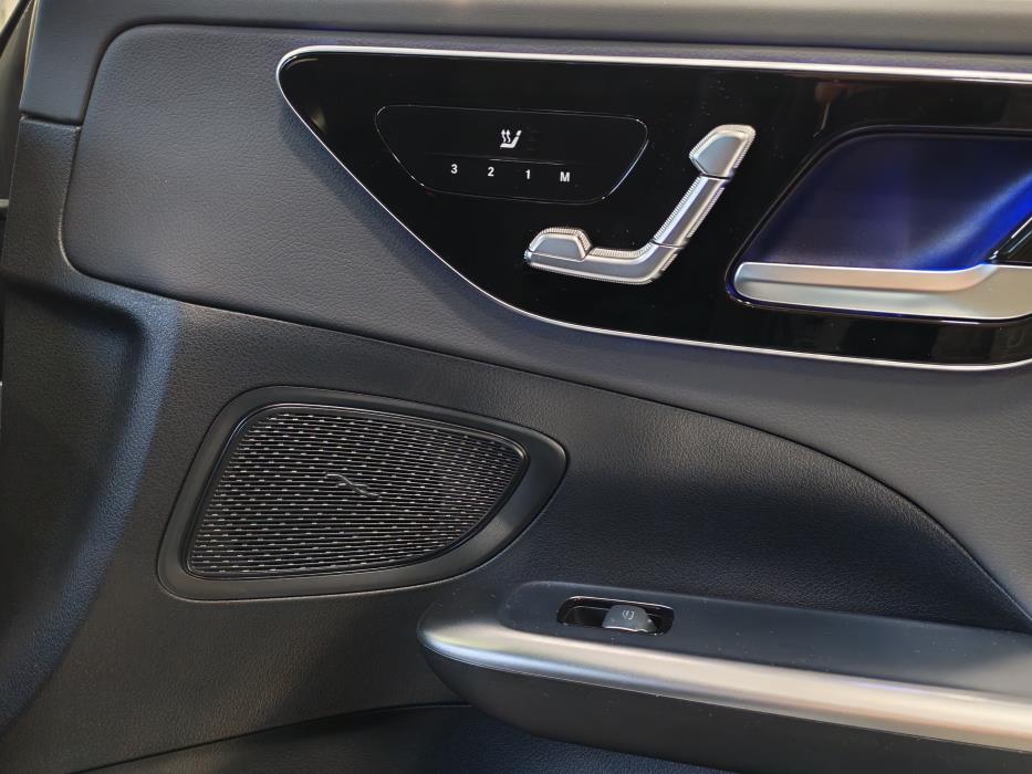 MERCEDES-BENZ C 2024