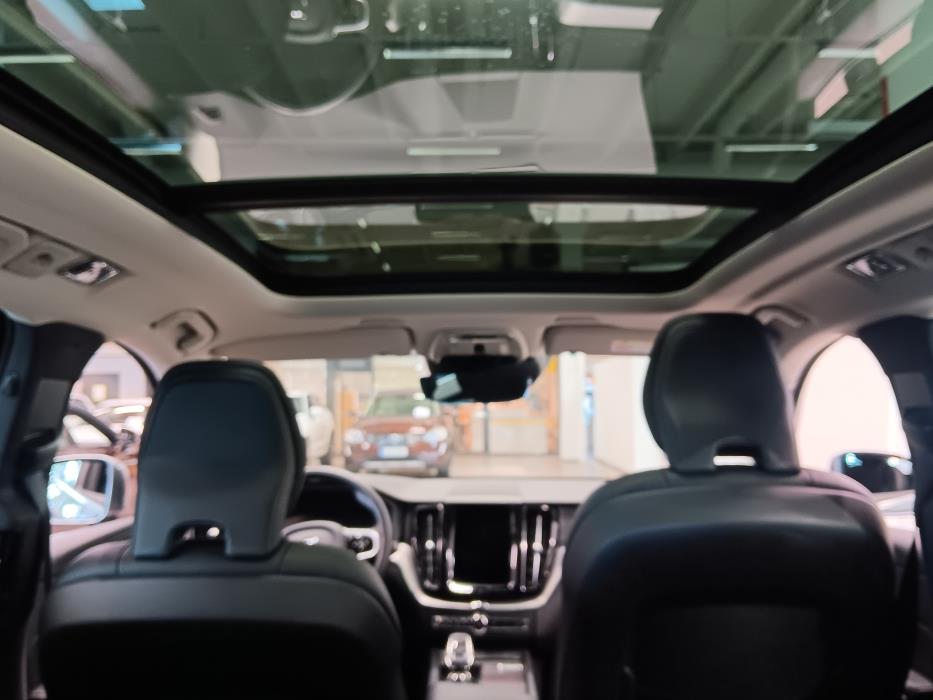 VOLVO XC60 2021
