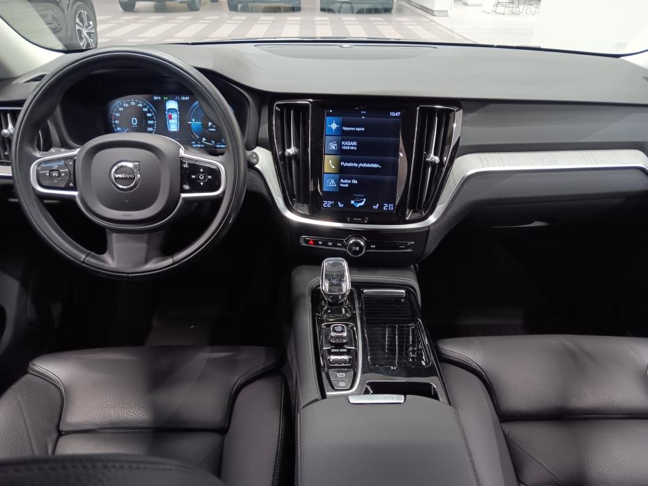 VOLVO V60 2021