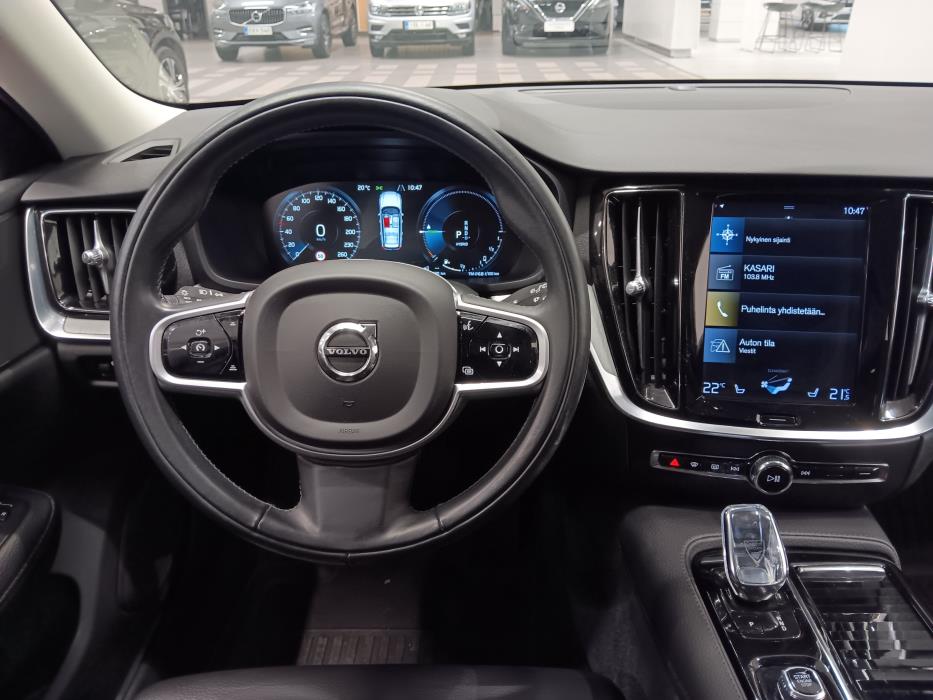 VOLVO V60 2021