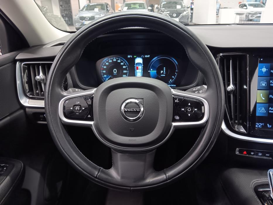 VOLVO V60 2021