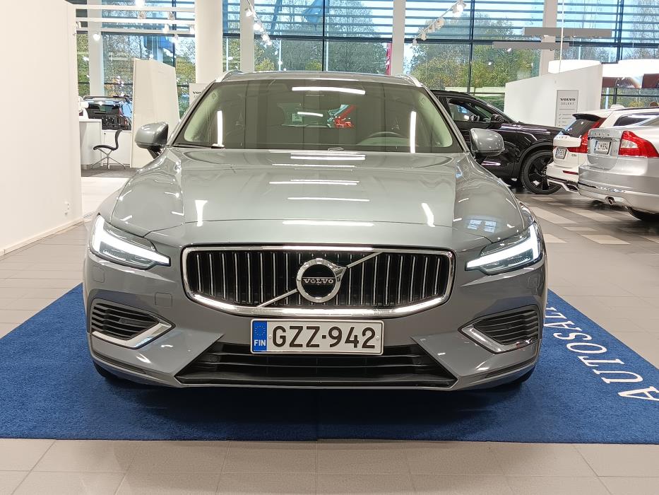 VOLVO V60 2021
