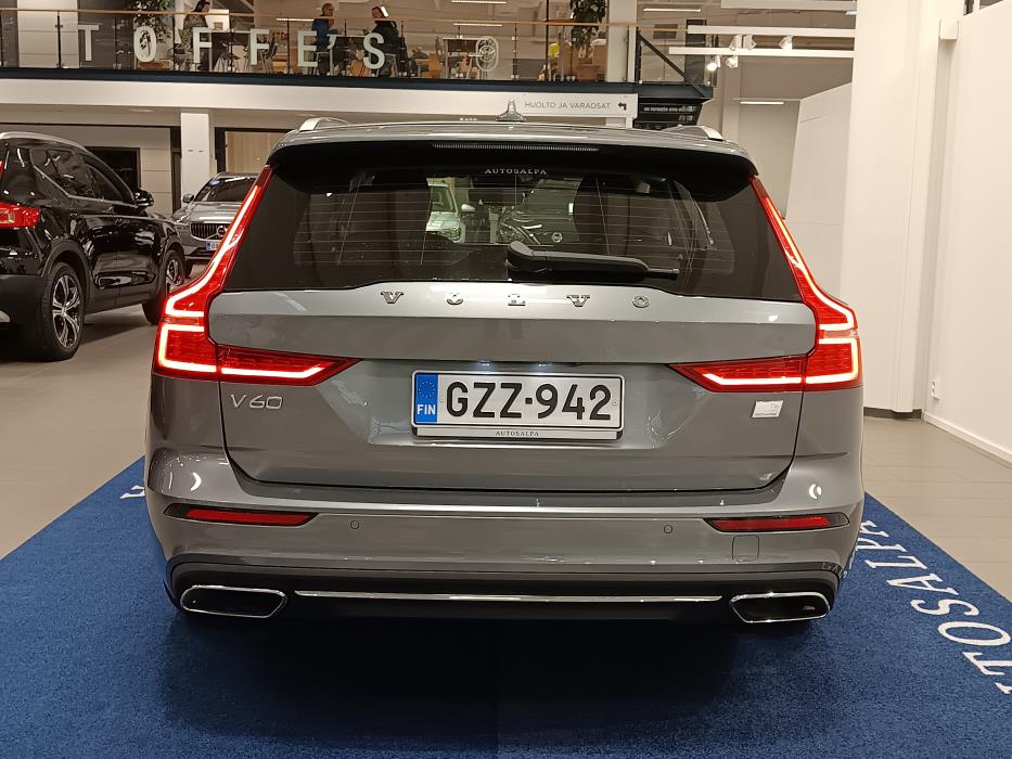 VOLVO V60 2021