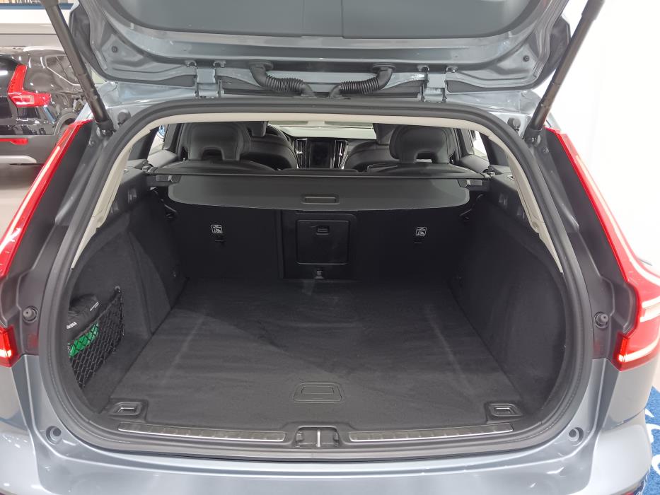 VOLVO V60 2021