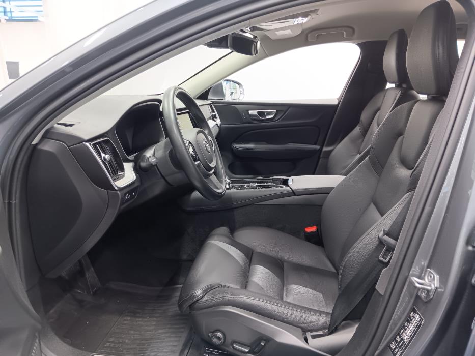 VOLVO V60 2021