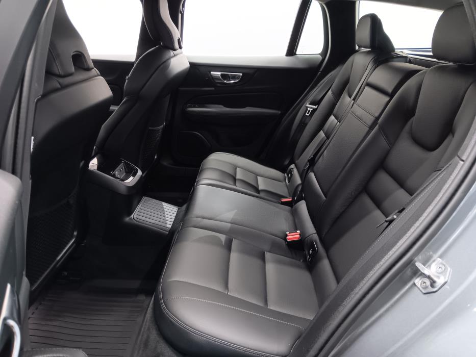 VOLVO V60 2021