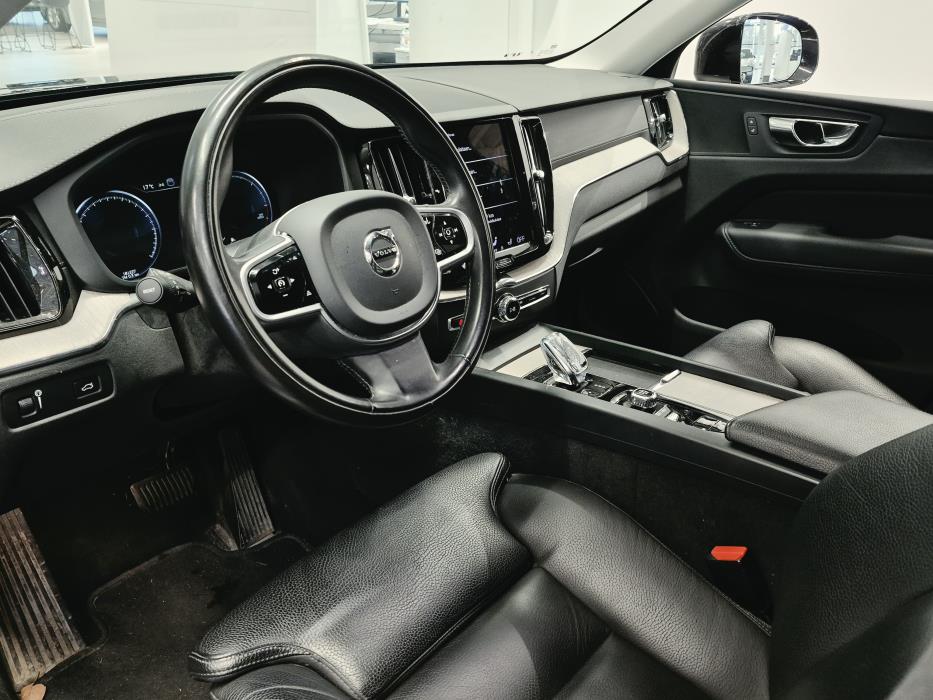 VOLVO XC60 2021
