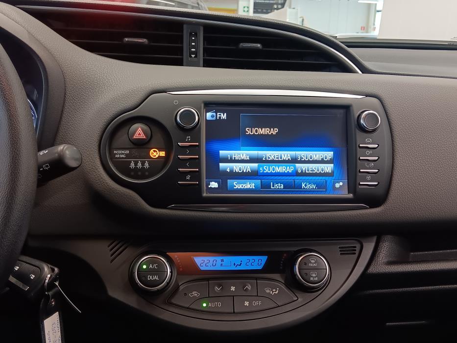 TOYOTA Yaris 2018