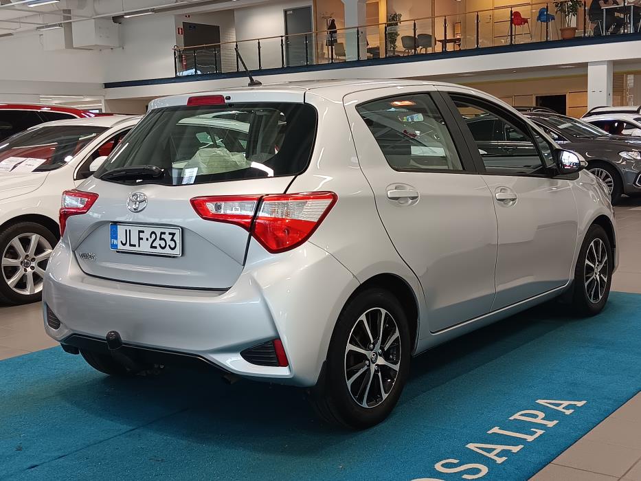 TOYOTA Yaris 2018
