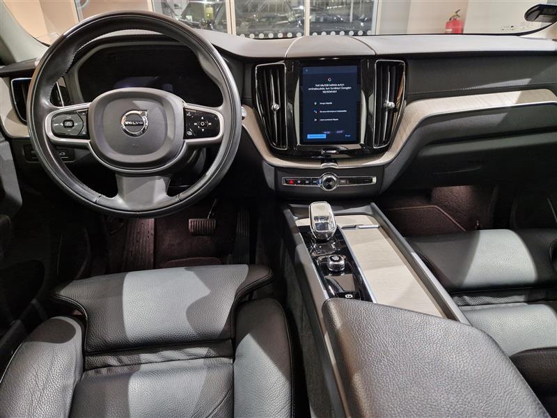 VOLVO XC60 2022