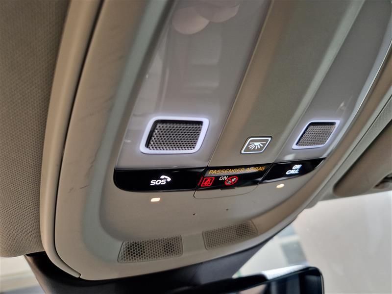 VOLVO XC60 2022