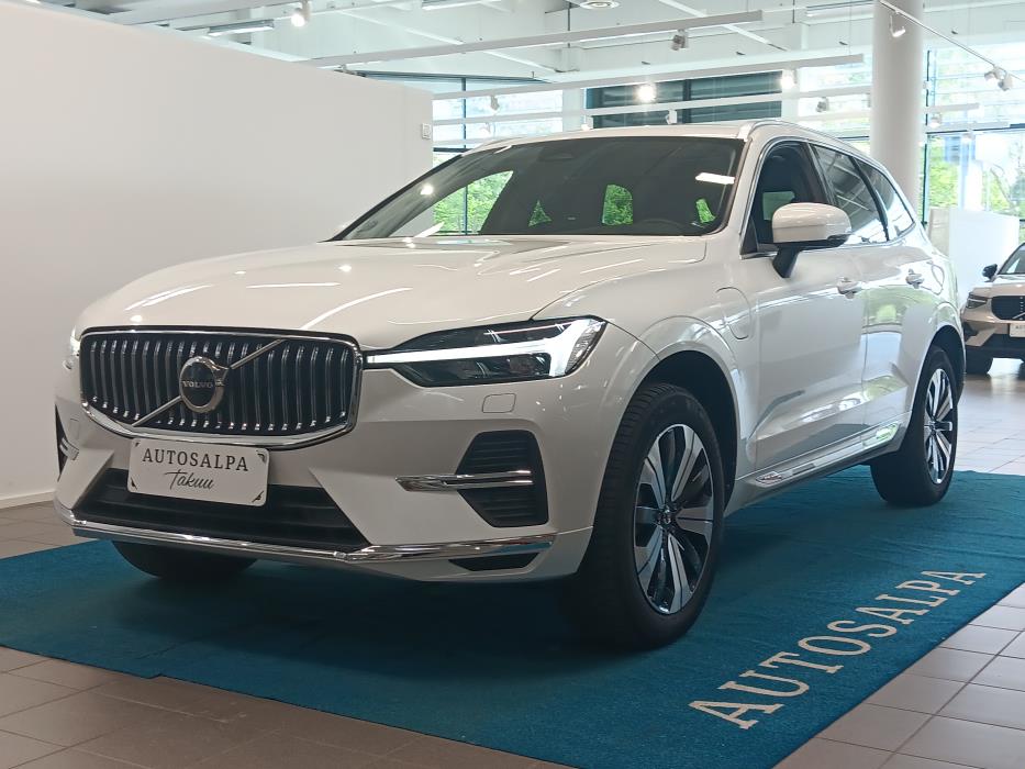 VOLVO XC60 2023