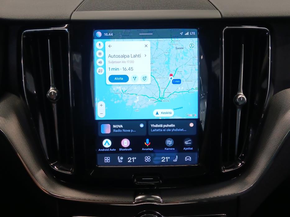 VOLVO XC60 2023