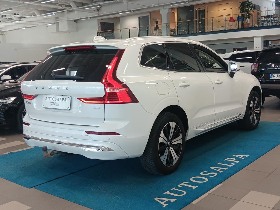 VOLVO XC60 2023