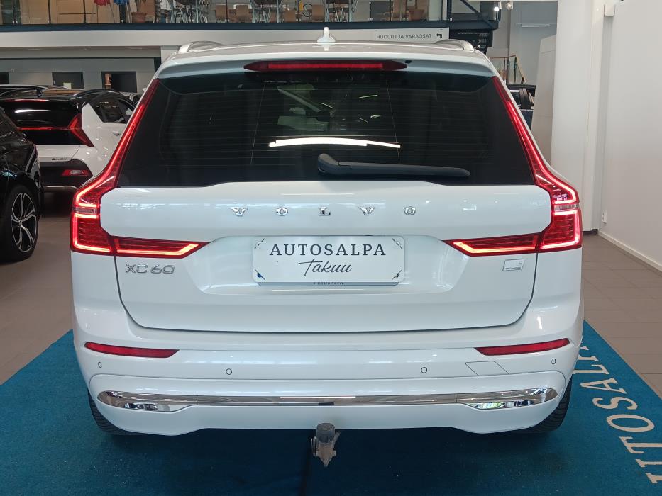 VOLVO XC60 2023