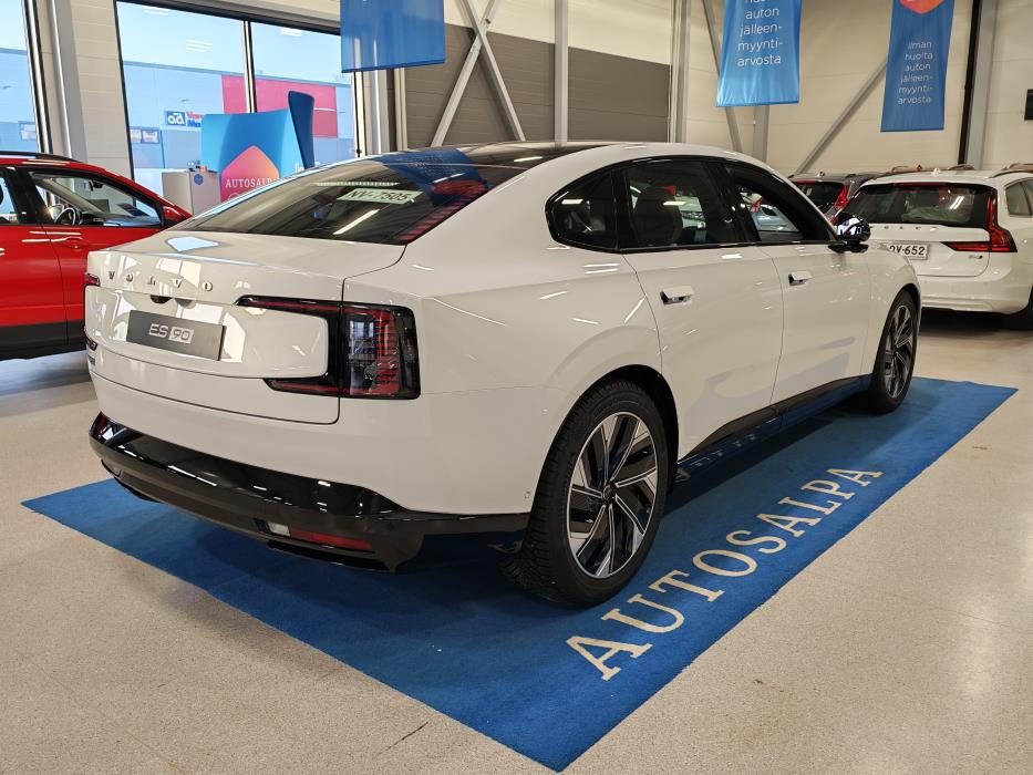 VOLVO ES90 2026