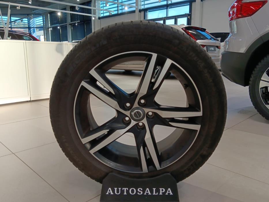 VOLVO XC60 2019