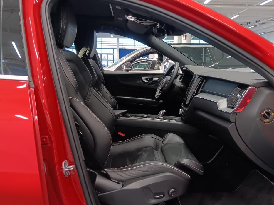 VOLVO XC60 2019