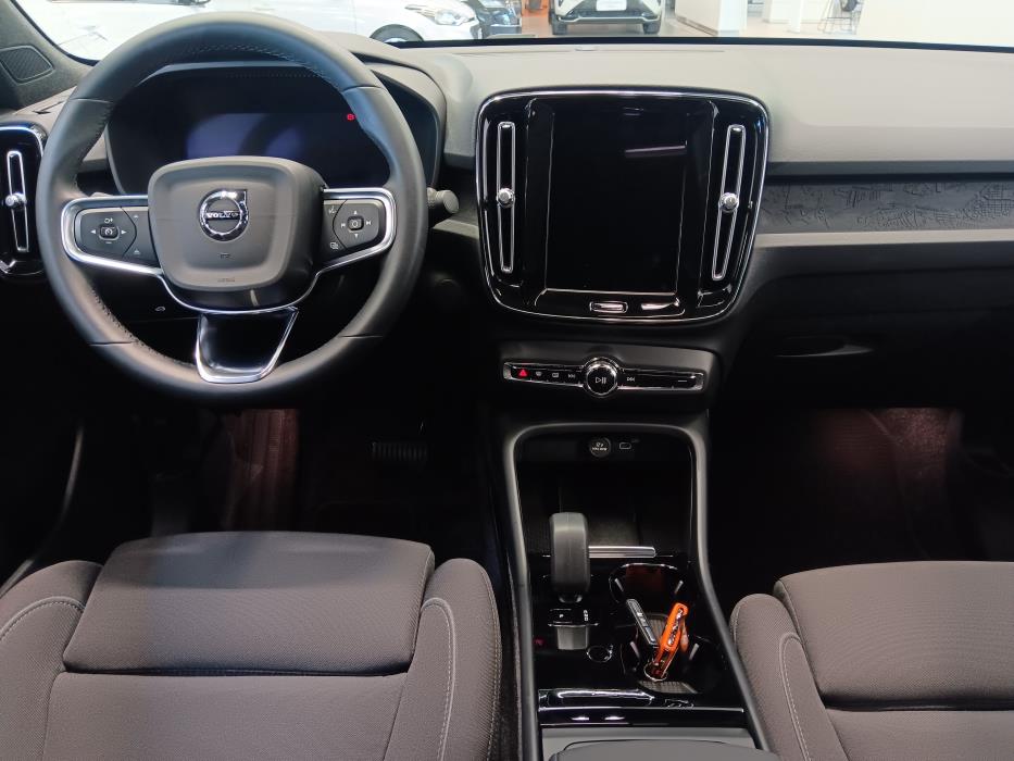 VOLVO C40 2023