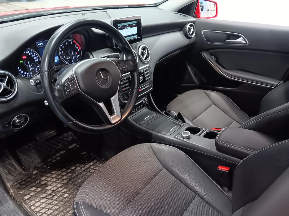 MERCEDES-BENZ A 2015