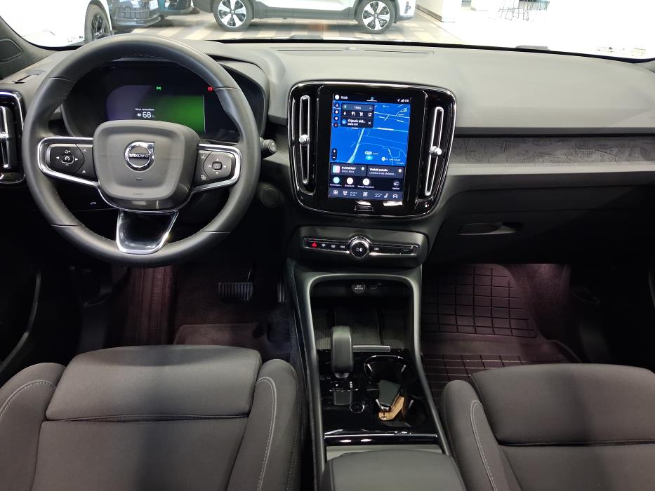 VOLVO XC40 2023