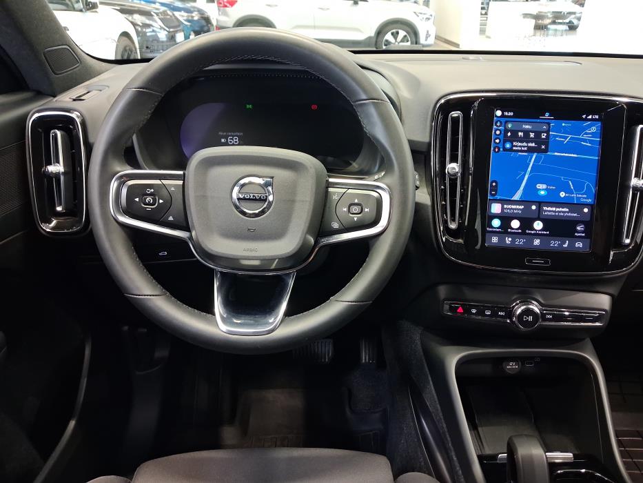 VOLVO XC40 2023